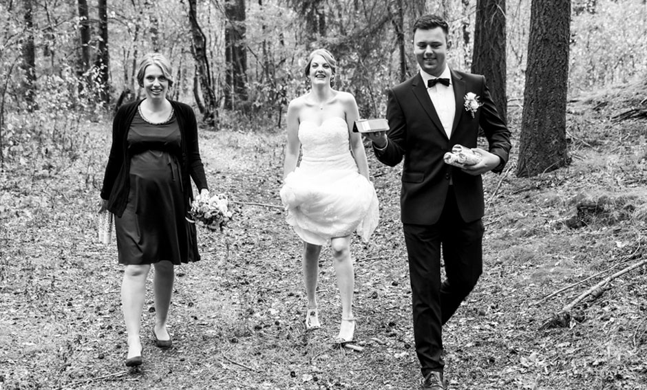 Hochzeitsfoto Brautpaar Shooting Fotosession Beginn Ankommen Mann und Frau