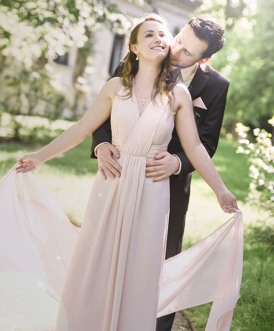 Hochzeitsfoto Brautpaar verträumt Standesamt