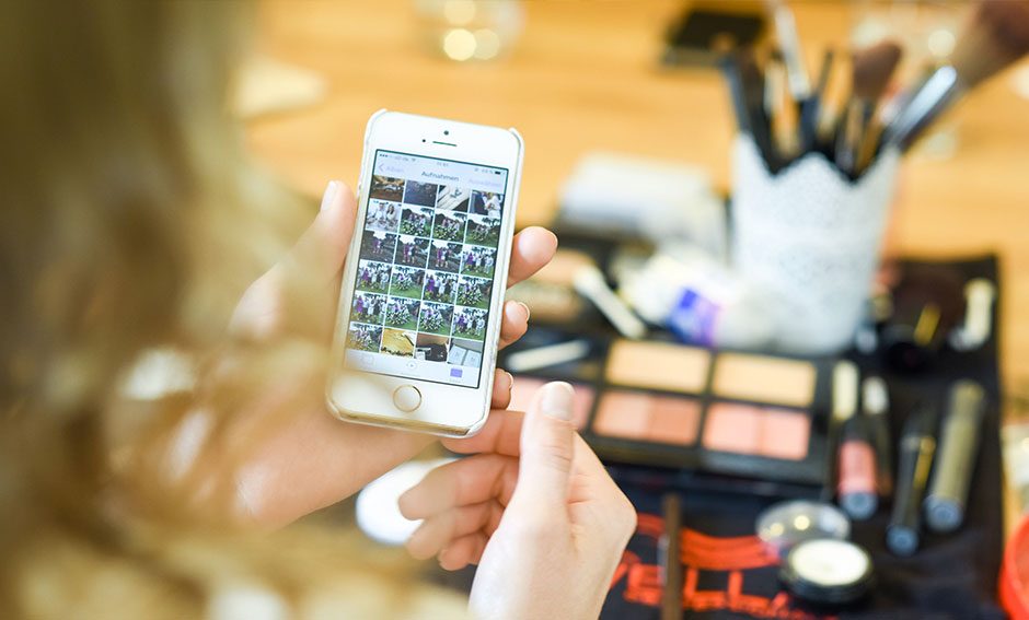 Hochzeitsfoto Brautstyling zuhause Schminke