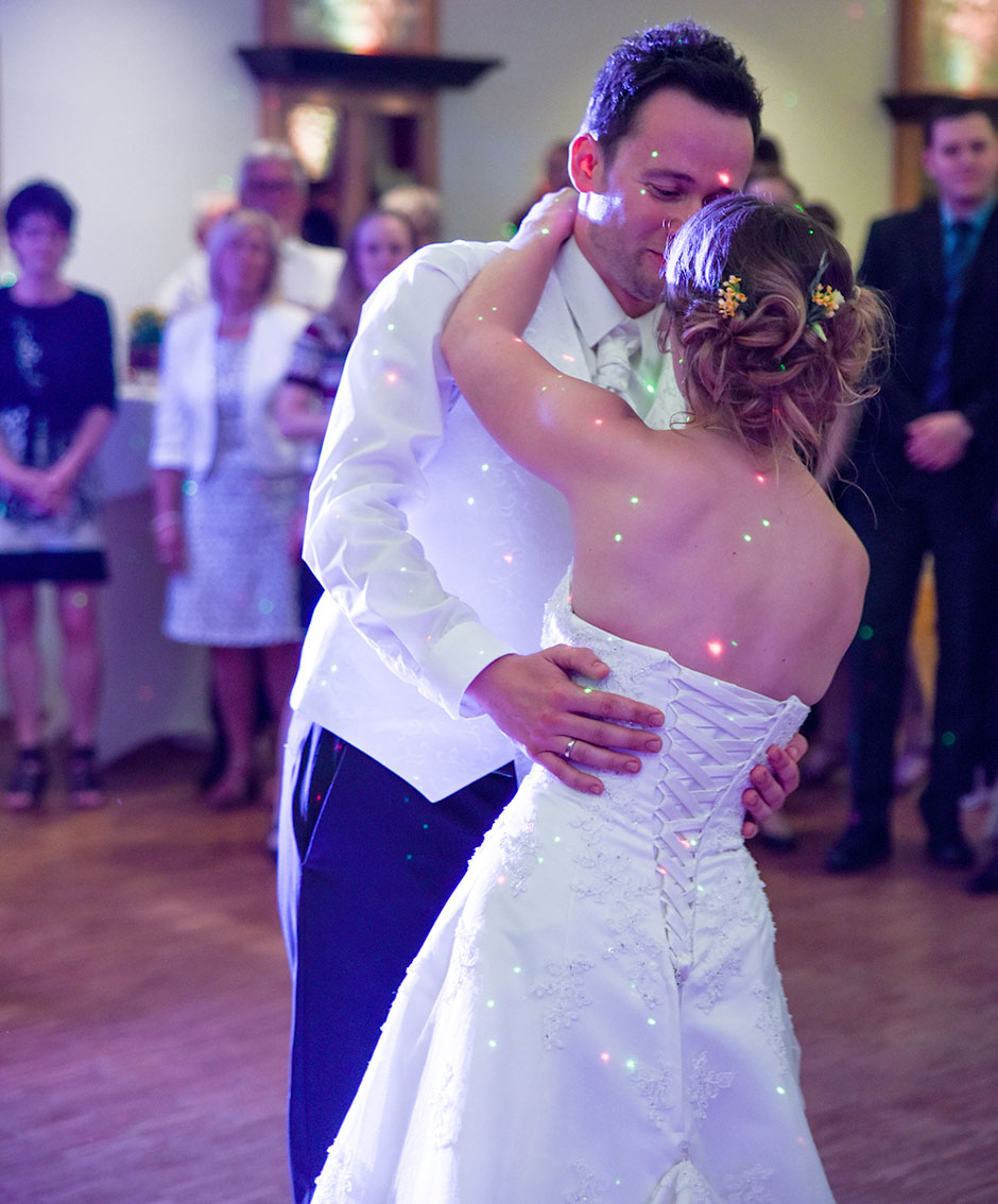 Hochzeitsfoto Hochzeitstanz Brautpaar Hochzeitsfeier